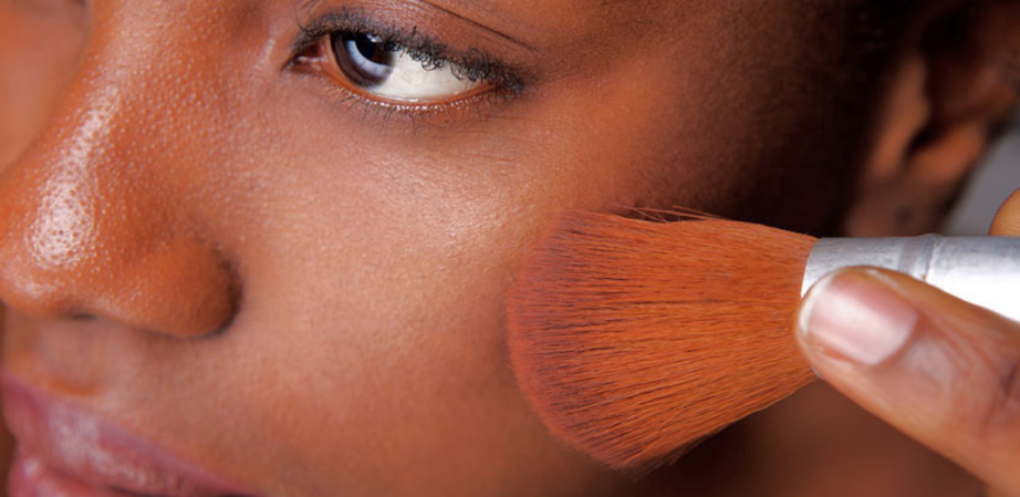 apply makeup to darker skin tones